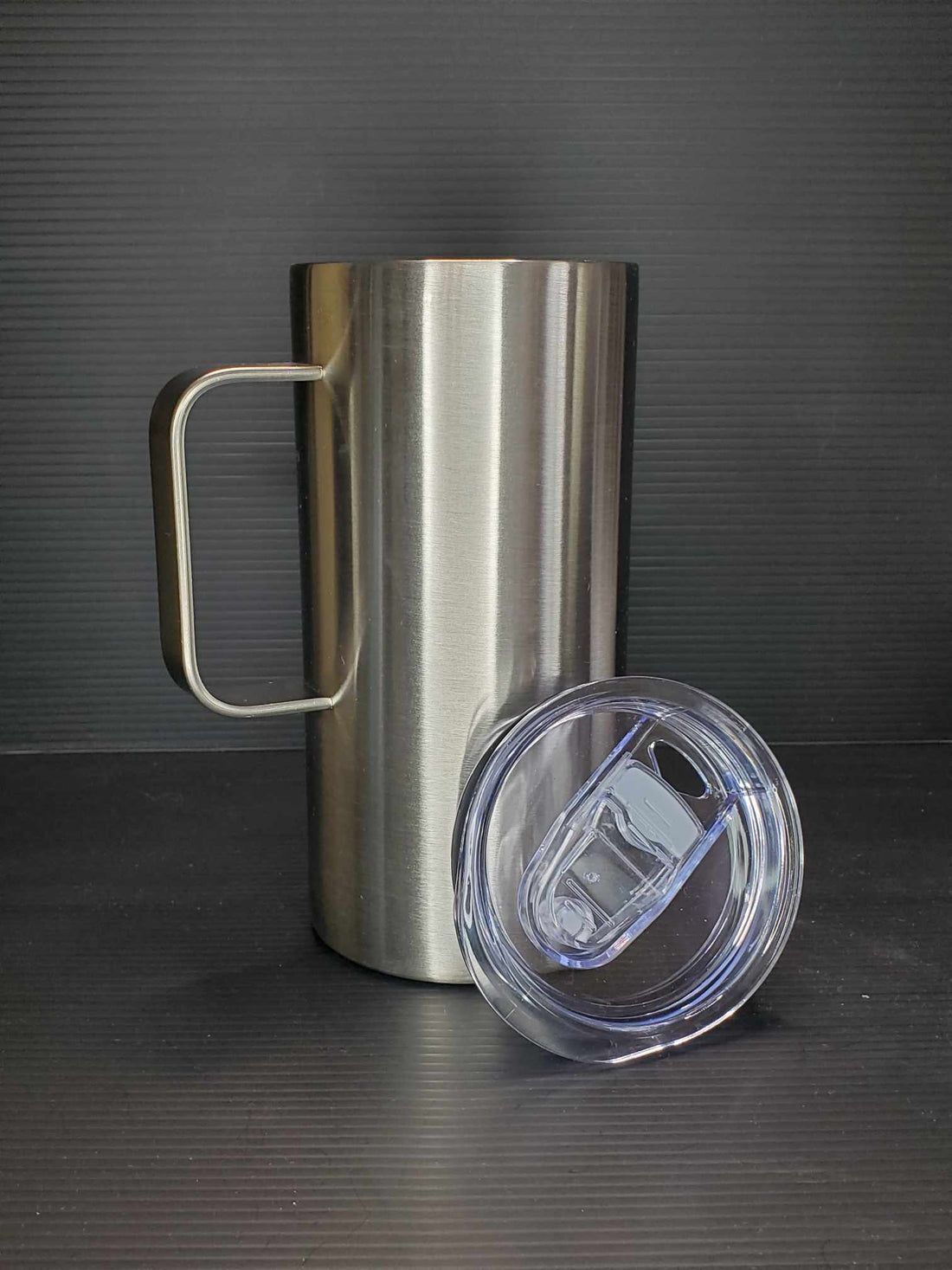 Customizable 16 oz skinny handle with screw on lid
